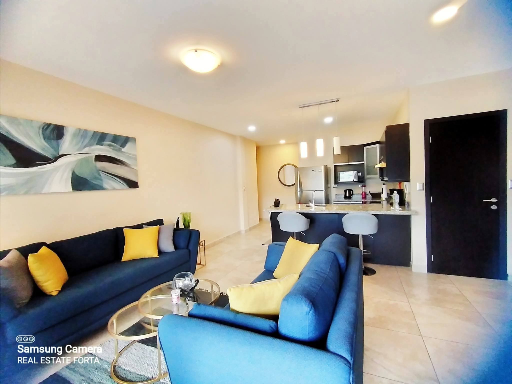 Venta de hermoso apartamento en Torre Urbana Lara