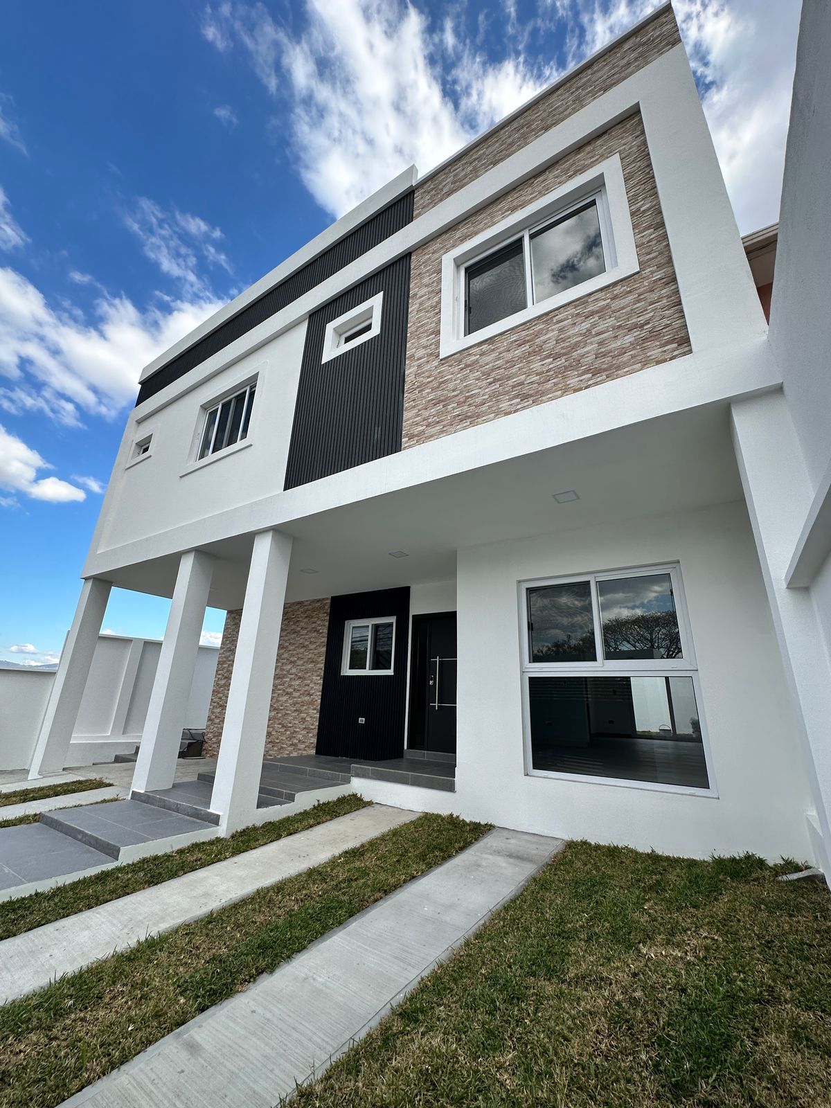Venta de casa en Residencial Roble Oeste