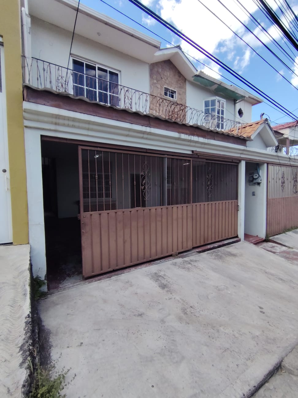 Renta de townhouse amueblado en Res. Toncontín