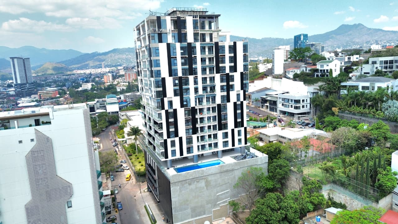 Alquiler de exclusivo apartamento en Torre O, Lomas del Guijarro
