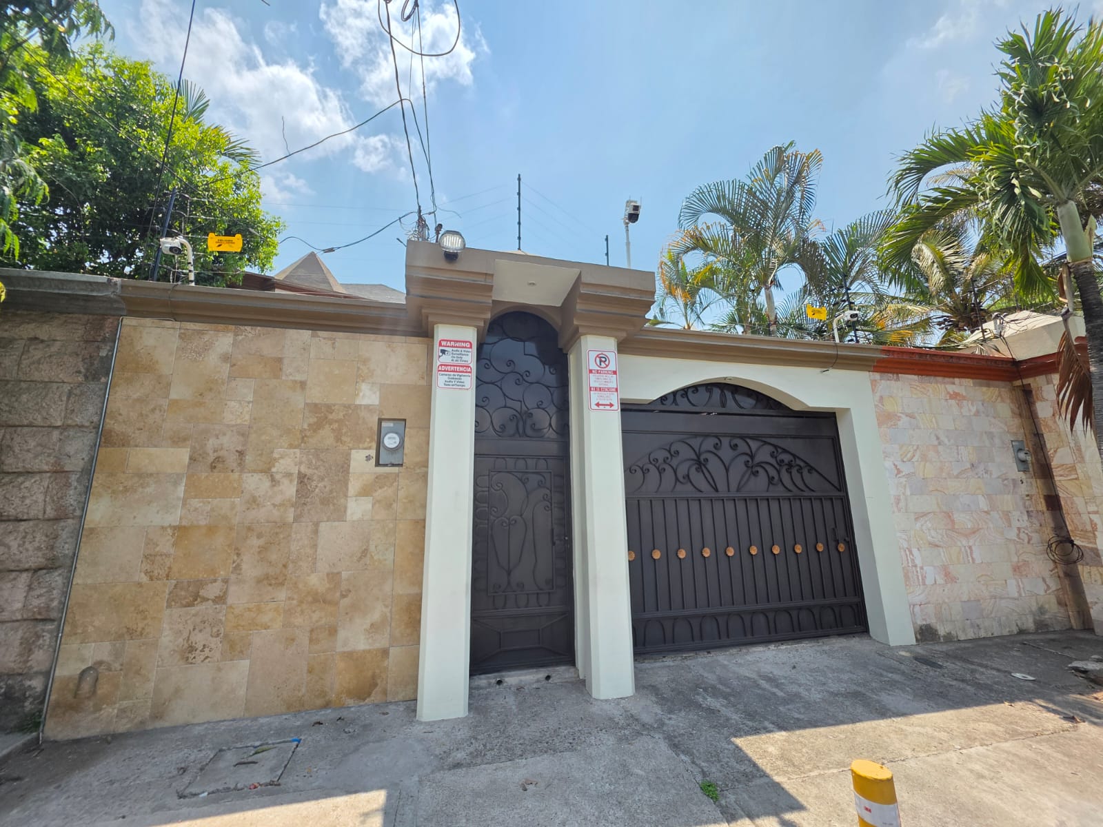 Venta de amplia casa en Colonia Modelo, Tegucigalpa