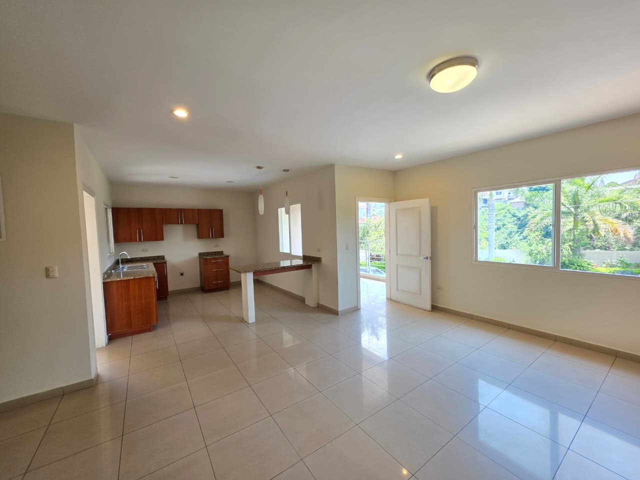 Alquiler de amplio apartamento en Colonia Miraflores, Tegucigalpa