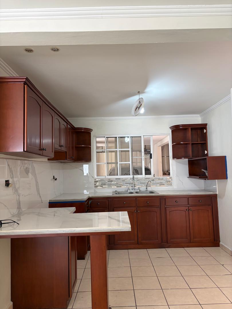 Alquiler de amplia casa en Colonia Miraflores, Tegucigalpa