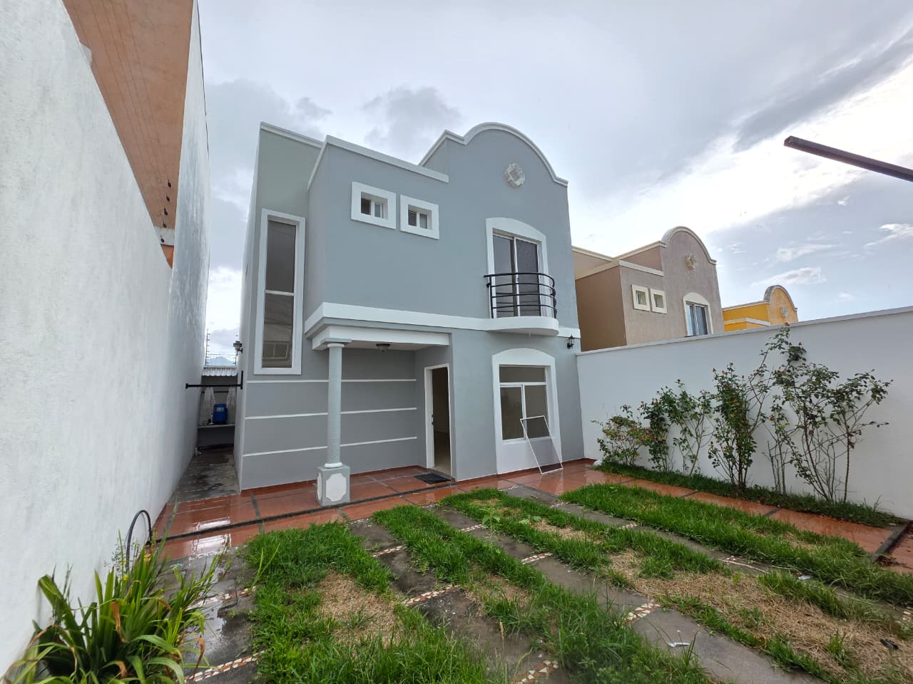 Venta de casa en Residencial Roble Oeste, Tegucigalpa