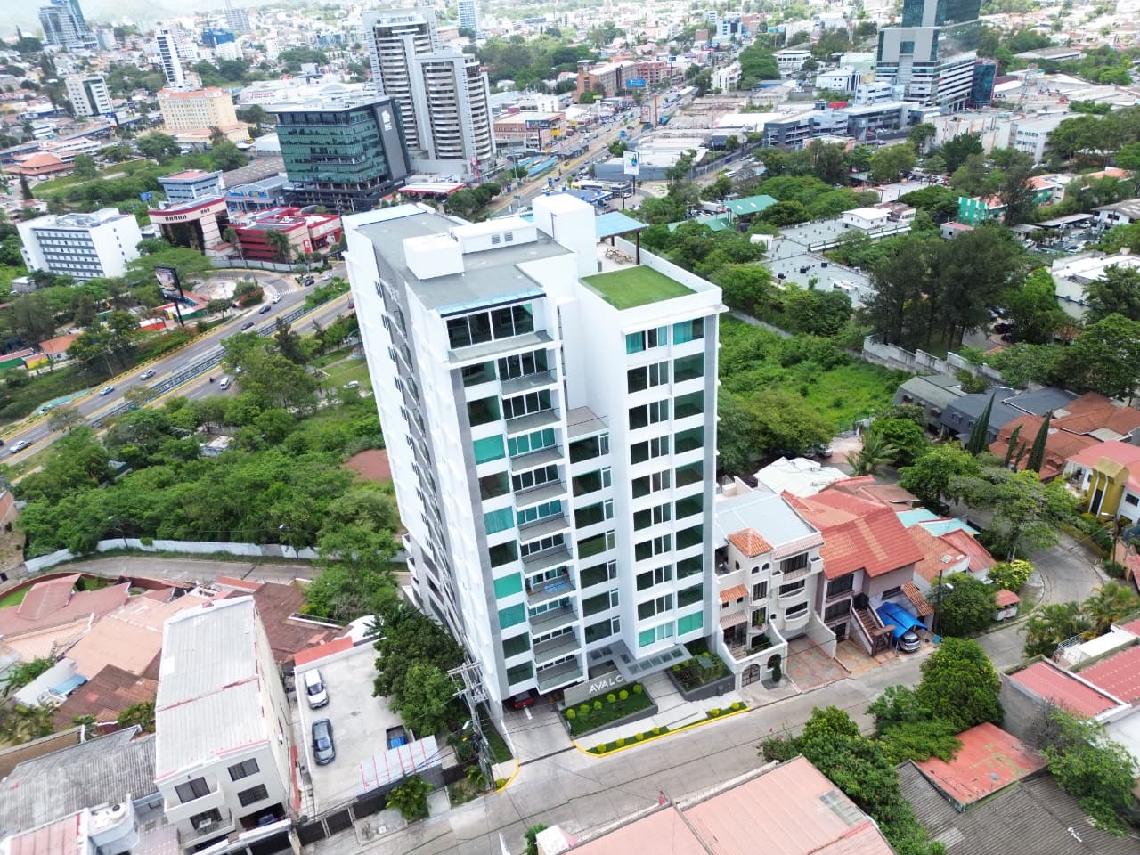 Alquiler de apartamento en Torre Avalon, Loma Linda Norte