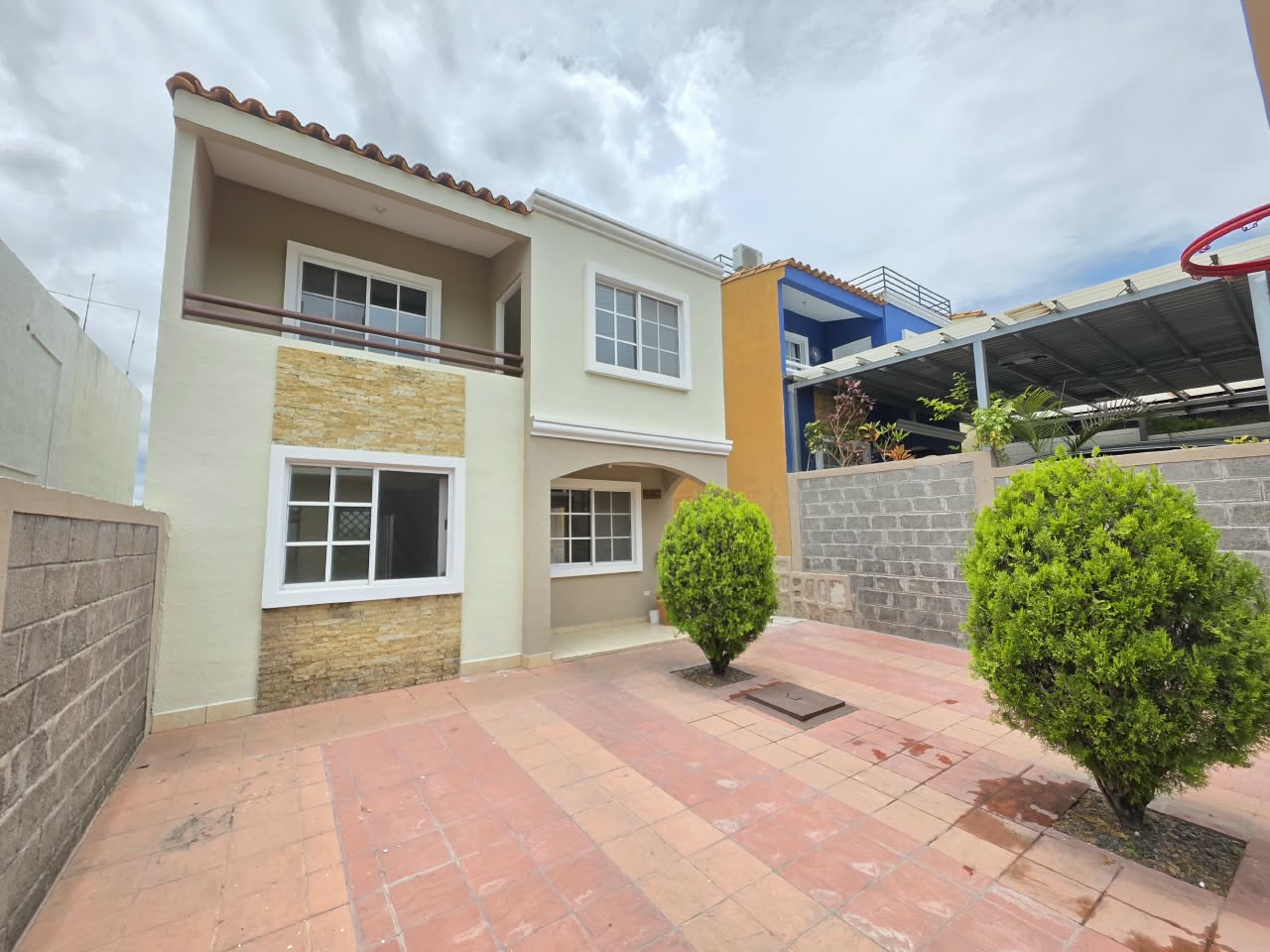 Venta de casa en Residencial Santa Cruz, I Etapa, Tegucigalpa