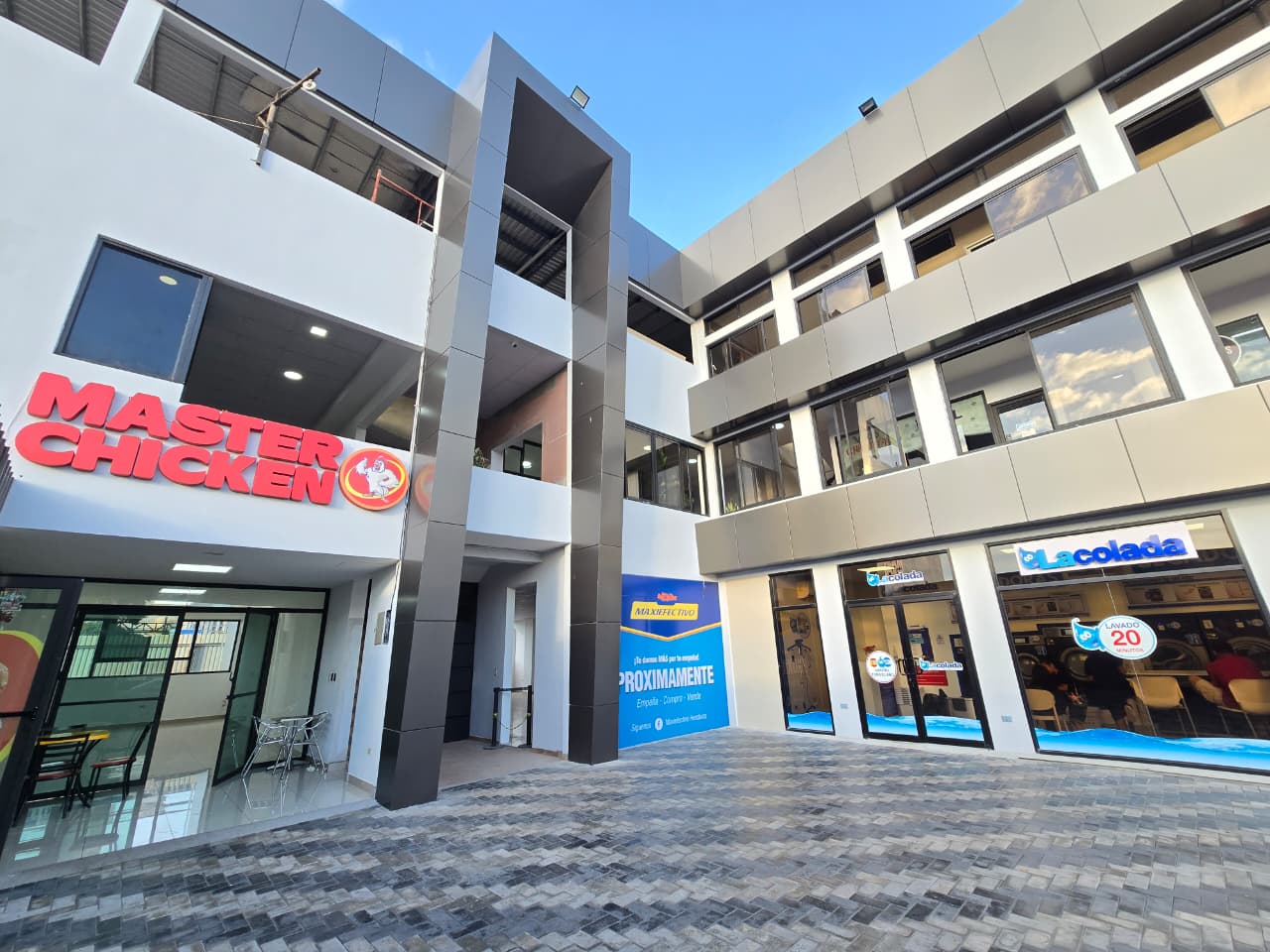 Local en Plaza Kabush