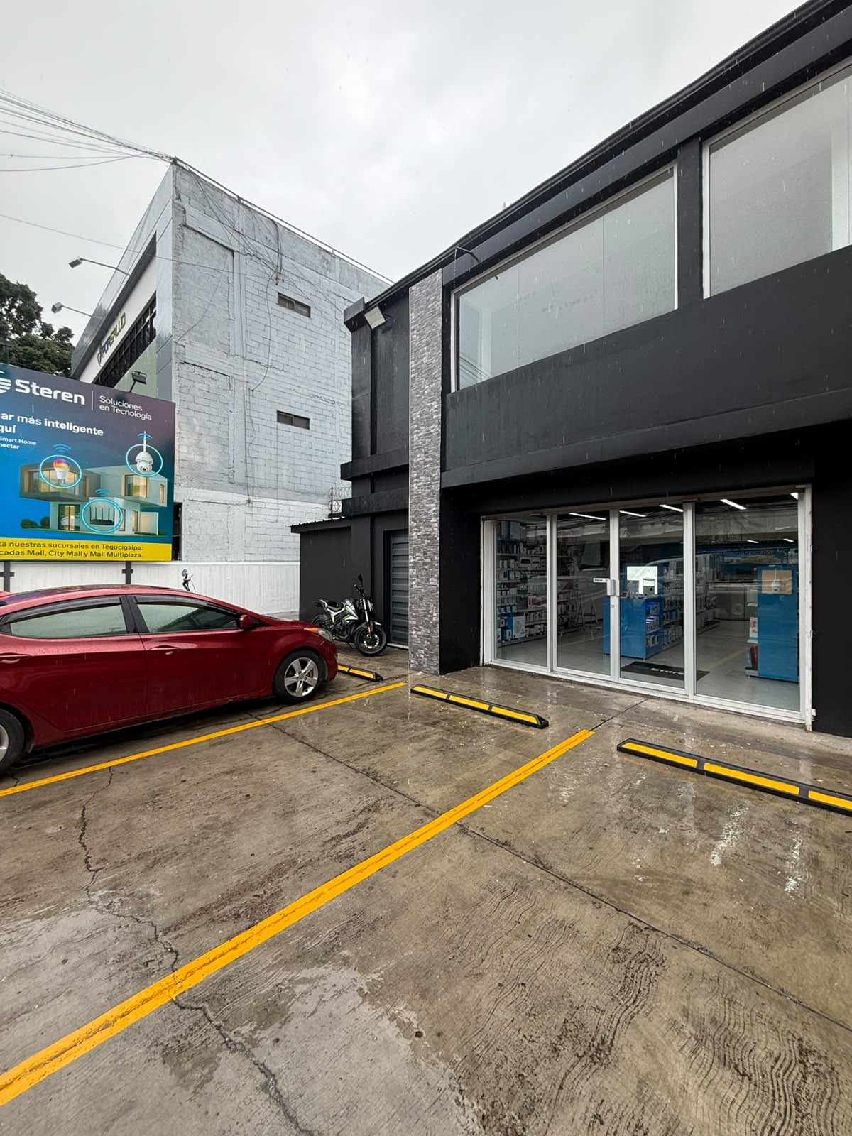 Alquiler de local para oficina en Bulevar Morazán, Tegucigalpa