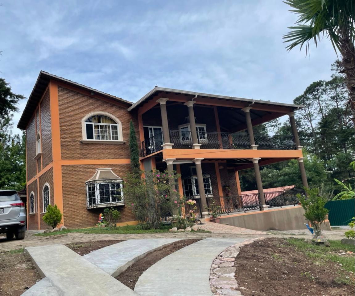 Residencia en Valle de Ángeles