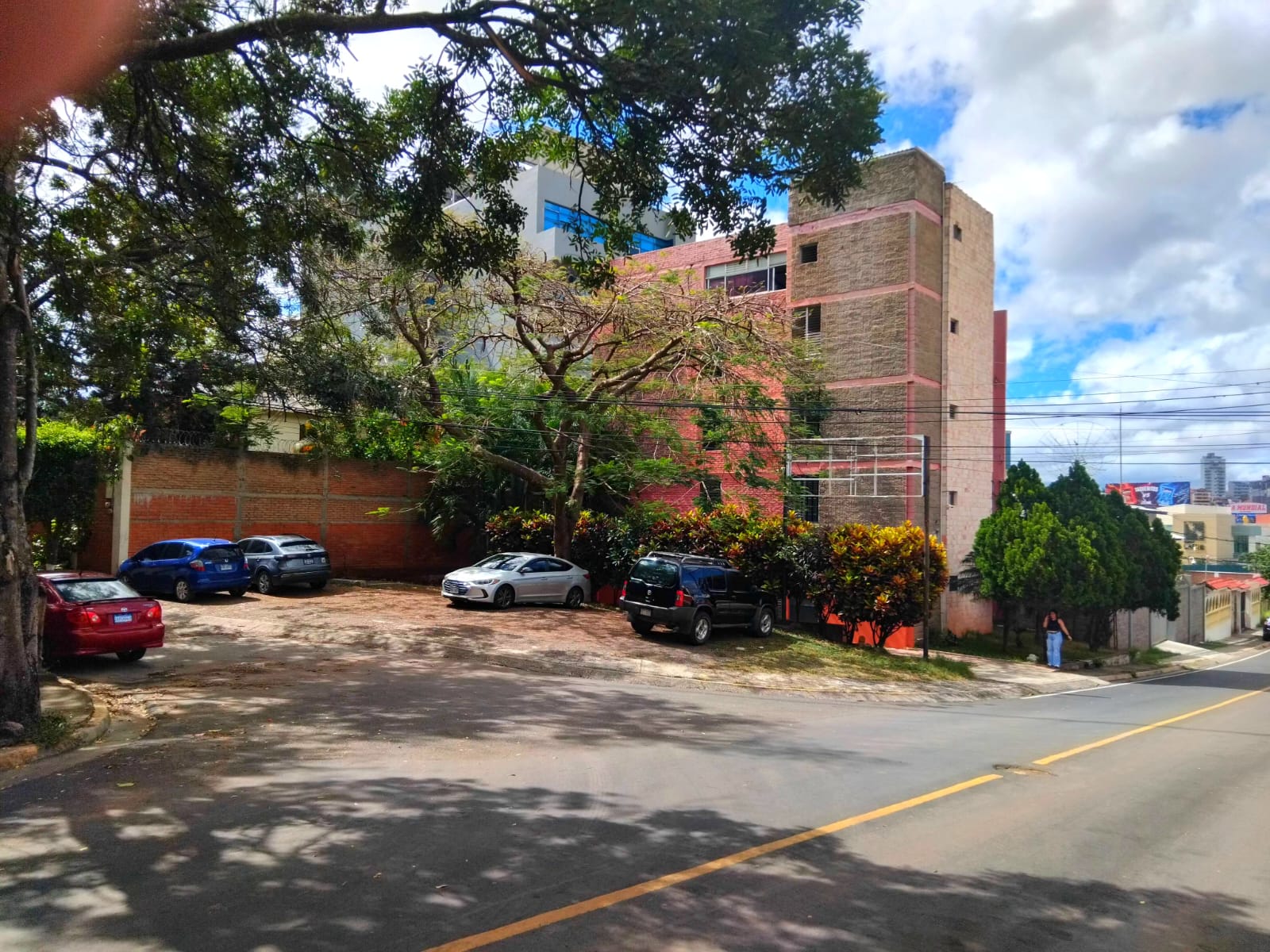 Edificio en Colonia Florencia