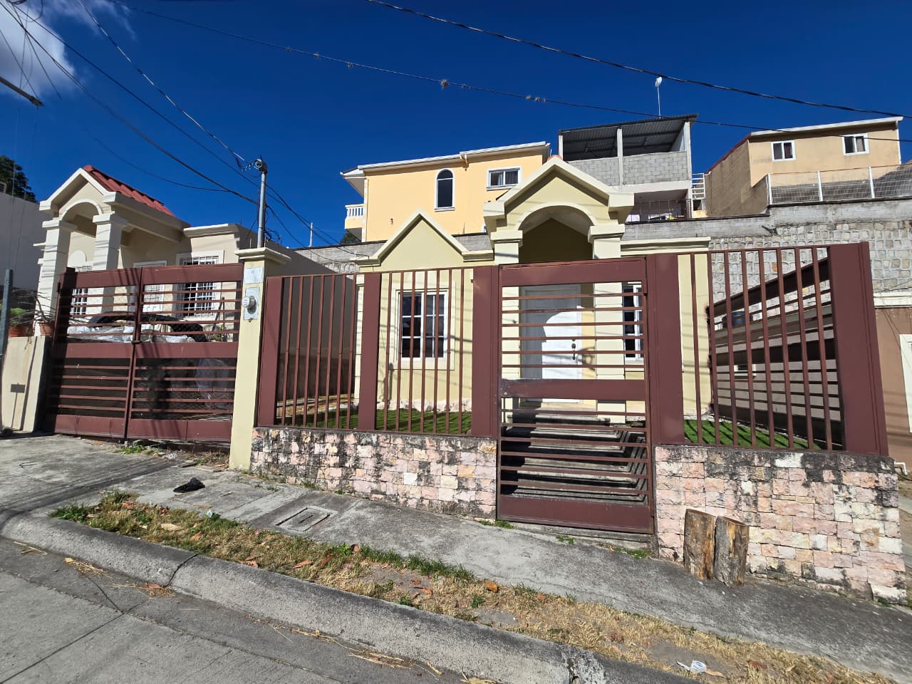 Venta de Casa en Residencial Los Hidalgos