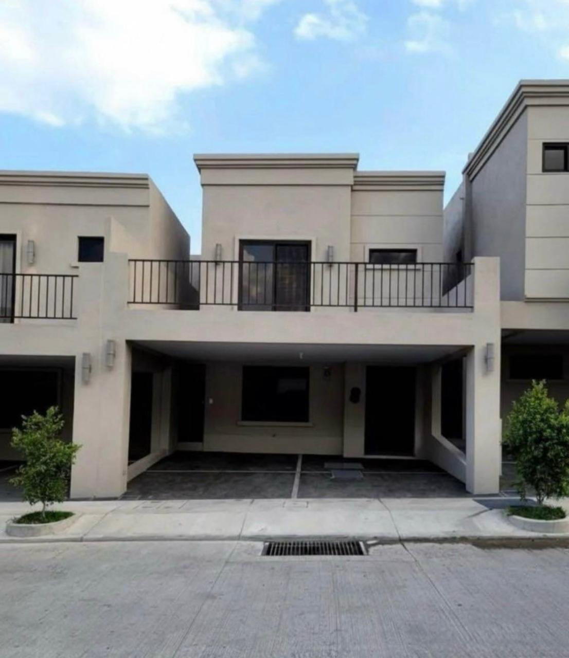 Venta de Casa en Residencial El Sauce