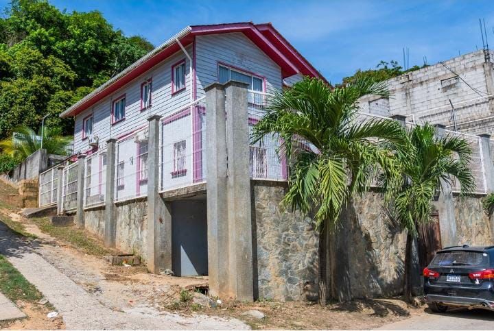 Venta de Casa en Roatán con vista al muelle