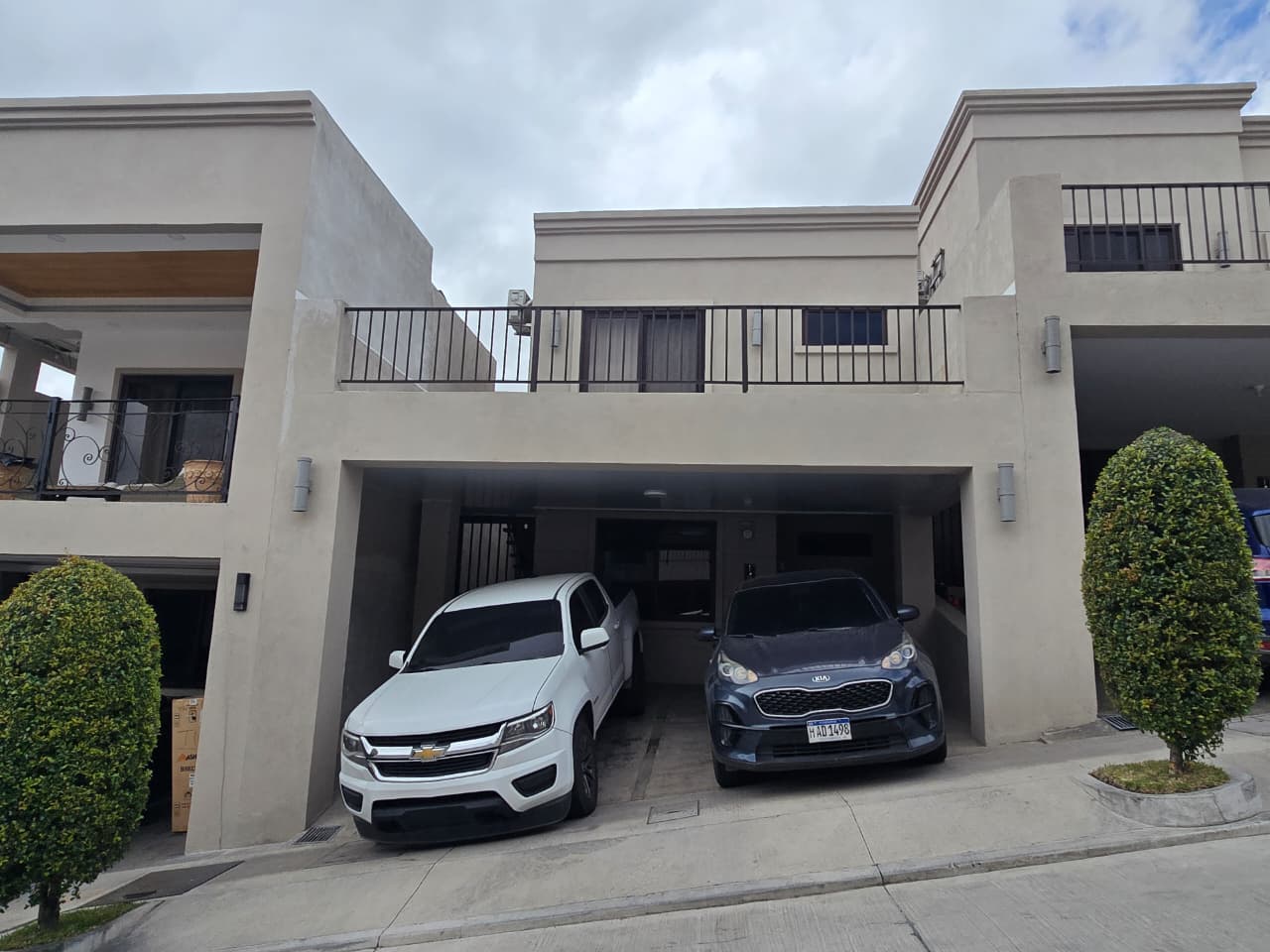 Alquiler de casa en Residencial El Sauce, Villa Napoles