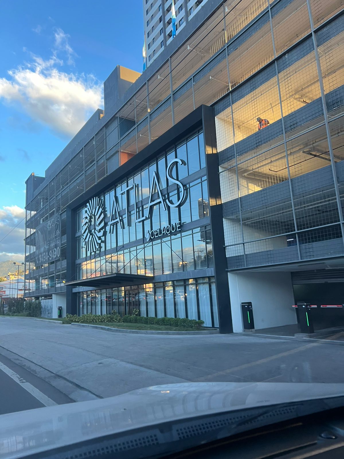 Alquiler de locales médicos en Torre Atlas